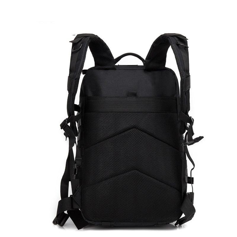 Mochila Tática CombatForce 45L – Missão Extrema
